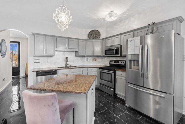 Building Photo - 7911 Pinefrost Ln