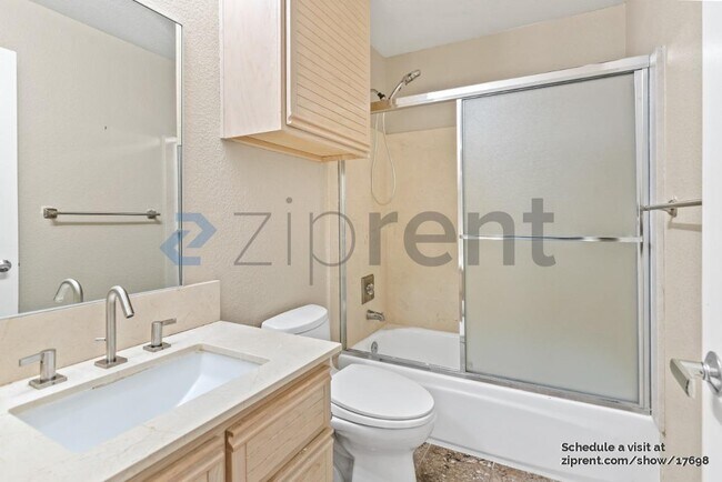 Building Photo - 445 Milan Dr