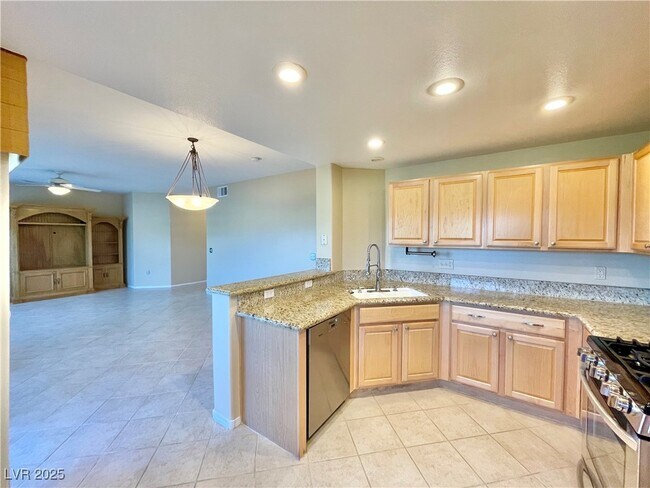 Building Photo - 10820 Amber Ridge Dr