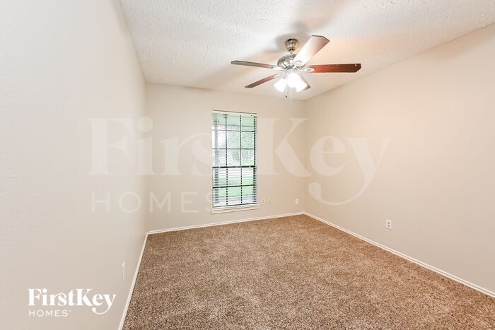 Building Photo - 5510 Stone Creek Dr