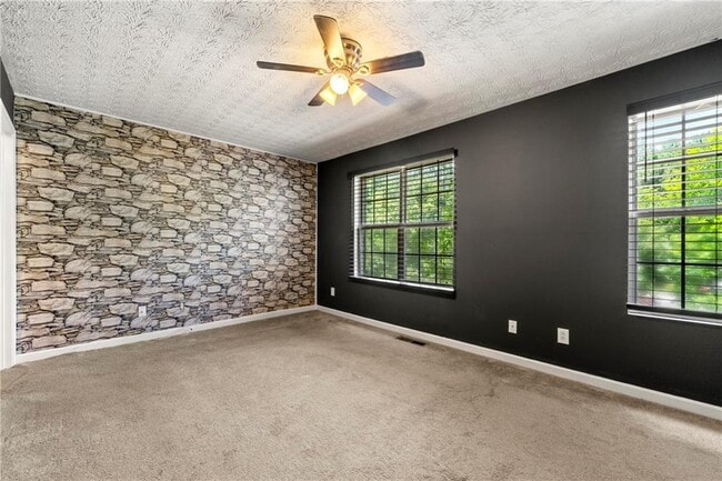 Building Photo - 1382 Hollenbeck Ln