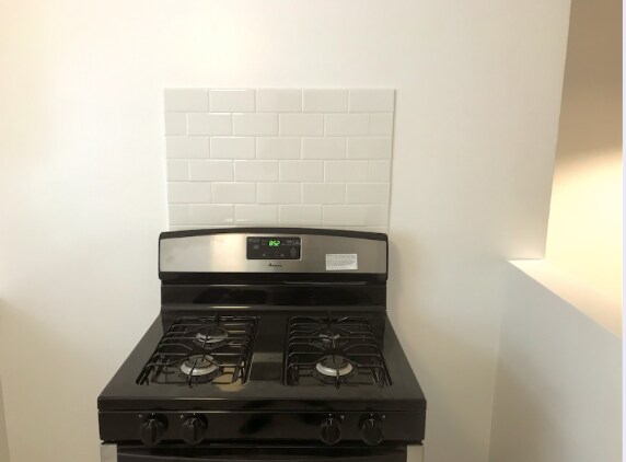 actual pic - 916 N Sweetzer Ave