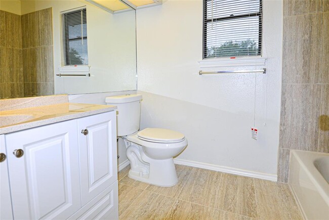 Building Photo - 2108 Waterway Bend