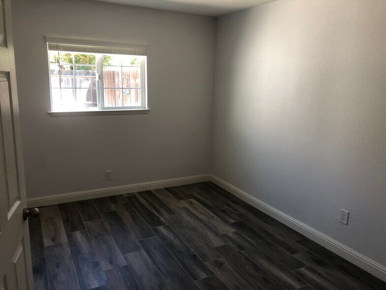 Bedroom 3 - 648 Jefferson Ave