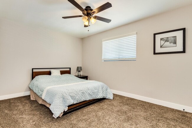 Building Photo - 16 W Geneva Dr