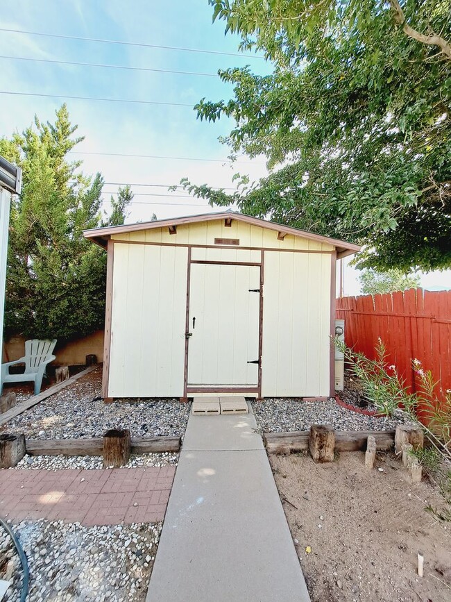 Building Photo - 2 Bedroom 2 Bathroom Trailer w/ Outdoor Sh...