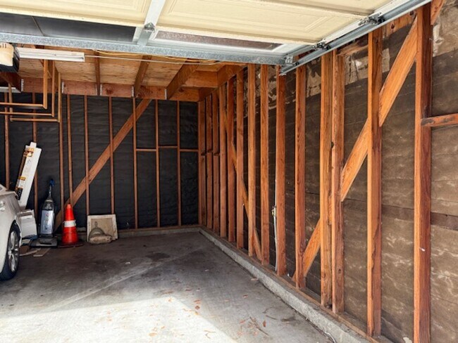 Building Photo - Resort-Style 2BR/2BA First-Floor Condo in Gated Lucera Community Near UTC