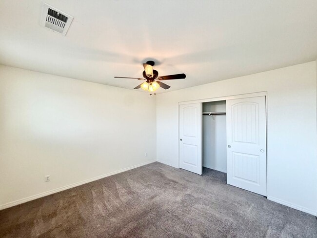 Building Photo - 30136 Sutton Ct