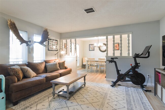 Building Photo - 13418 Paradise Valley Dr