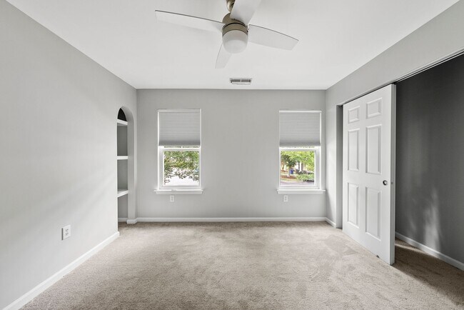Building Photo - 8916 Camden Park Dr