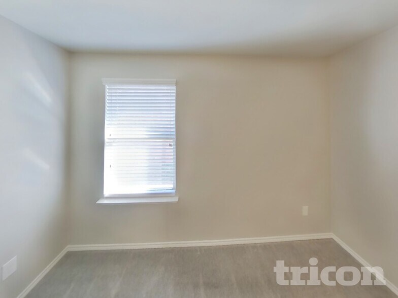 Building Photo - 2060 Brisbon St