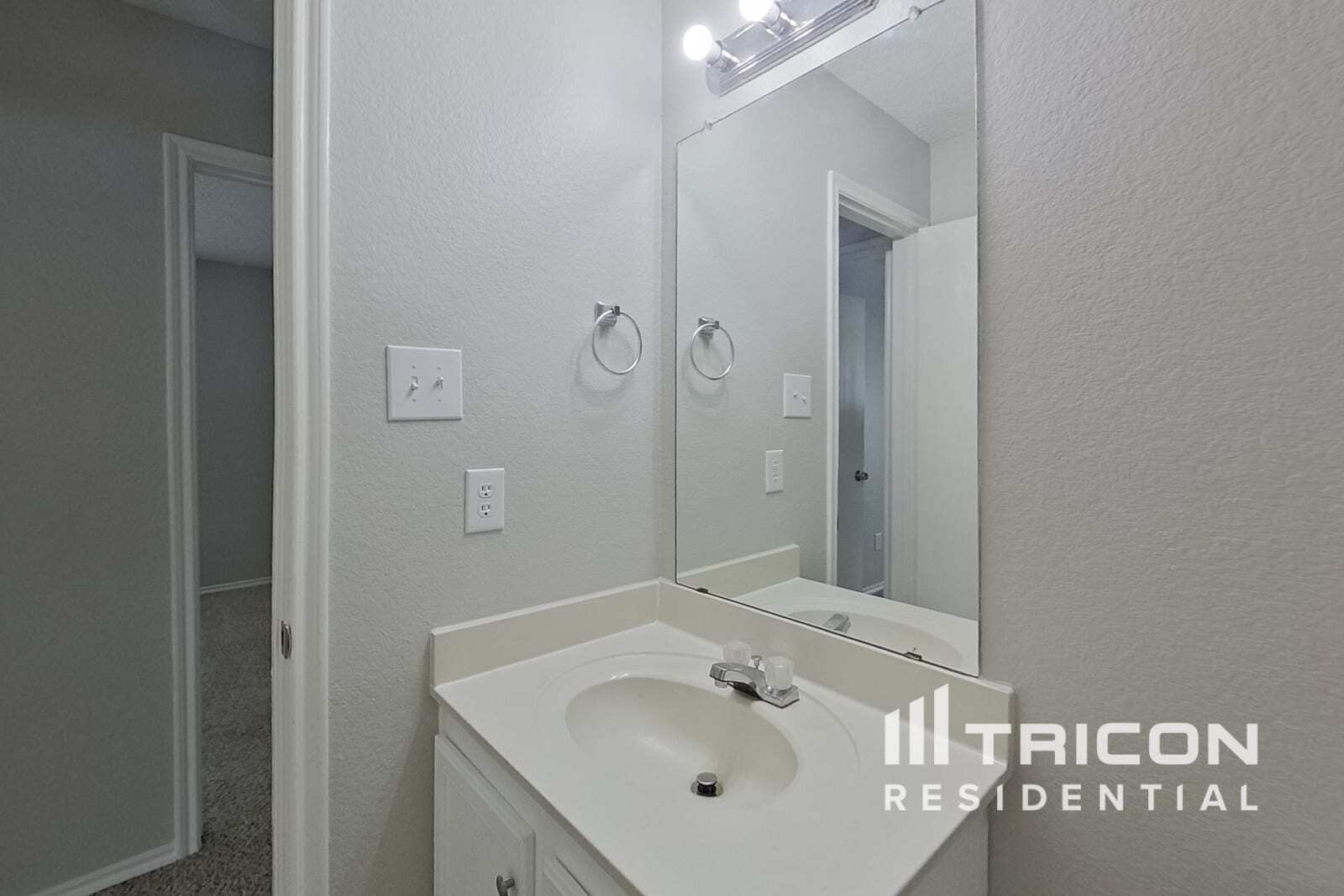 Building Photo - 6209 Winnebago Ct