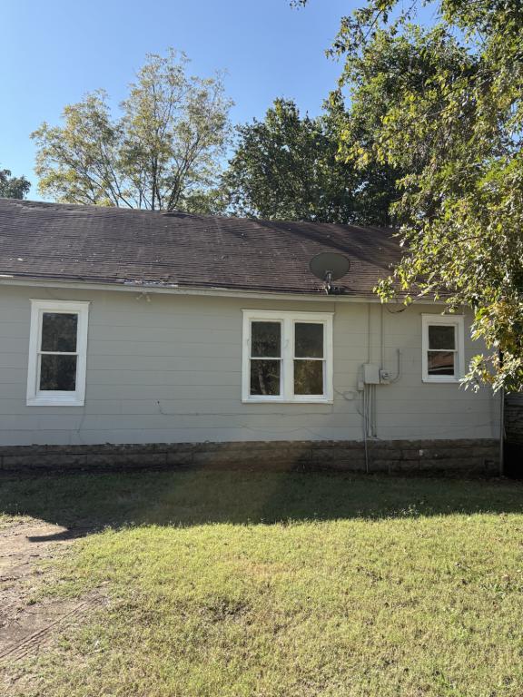 Building Photo - 1301 S Armstrong Ave
