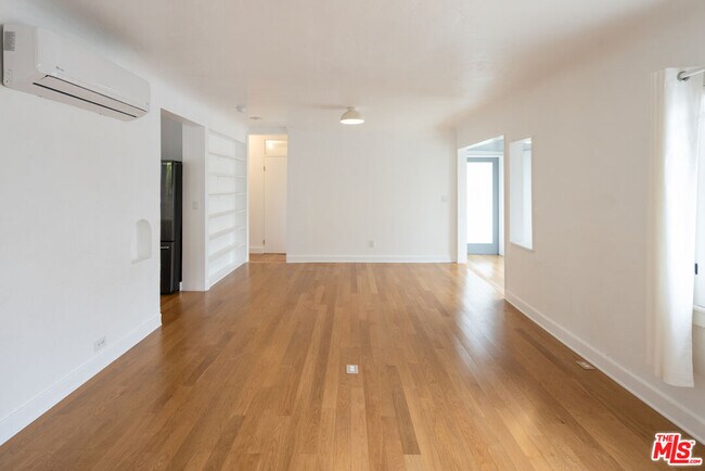 Building Photo - 734 Pier Ave