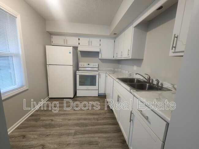 Building Photo - 660 S 20th St