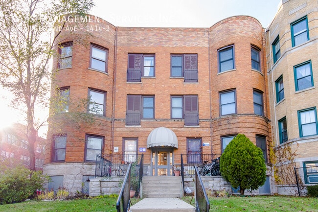 Building Photo - 1414 W Leland Ave