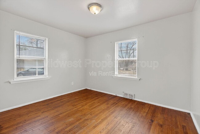 Building Photo - 5900 Sheriton Dr