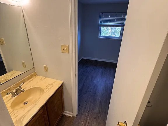 Building Photo - 516 34th Ave N