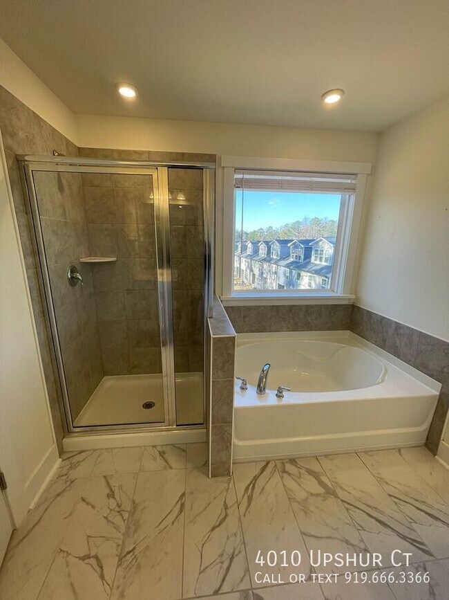 Building Photo - 4010 Upshur Ct