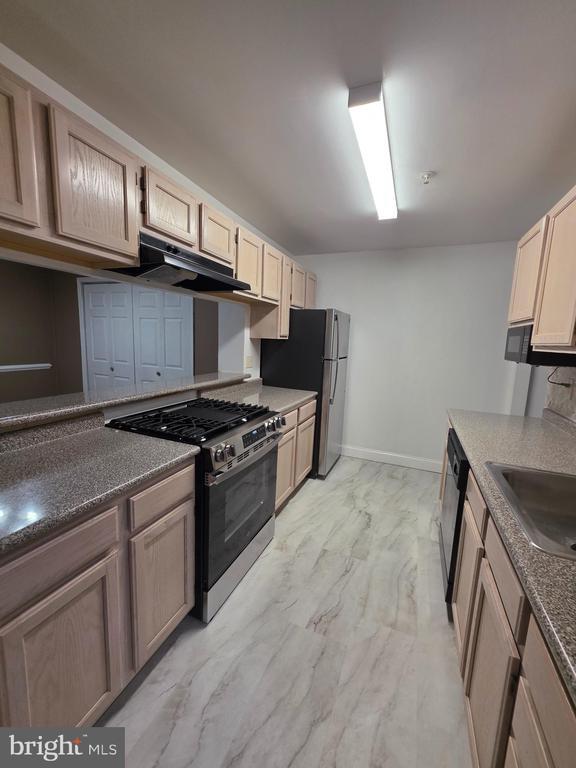 Building Photo - 2809 Waters Edge Dr