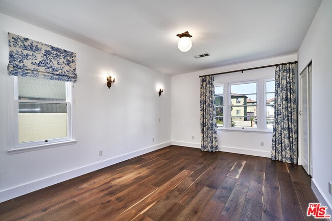 Building Photo - 1430 S Sierra Bonita Ave