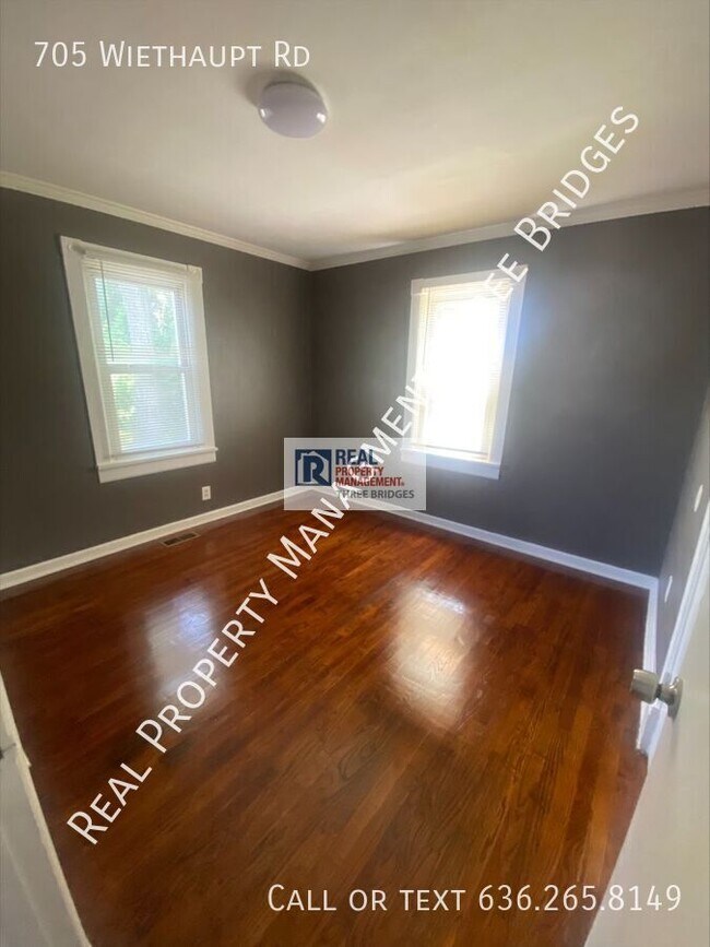 Building Photo - 705 Wiethaupt Rd