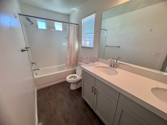 Building Photo - 451 E 280 N