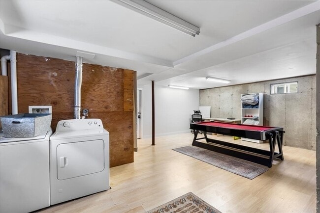 Building Photo - 77 Cedar St