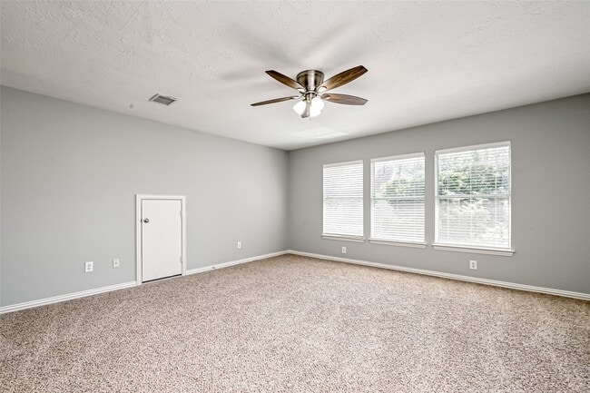 Building Photo - 4907 Mountain Fork