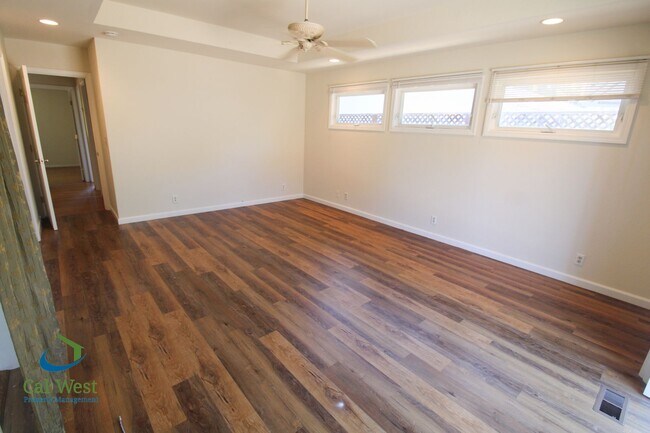 Building Photo - $4895 - Large beautiful 3/2 Home located i...