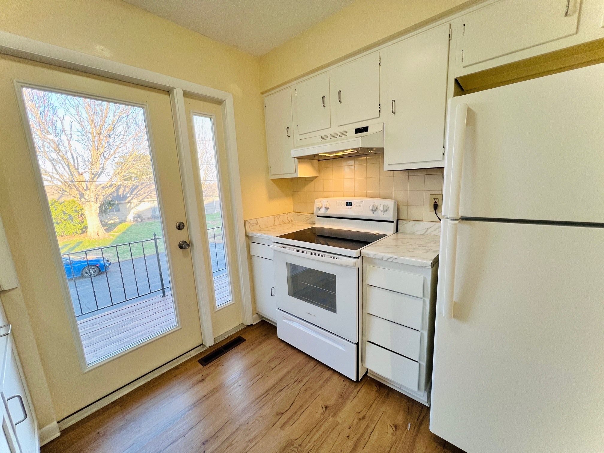 Kitchen - 9315 Bluejacket St