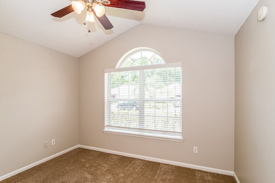 Building Photo - 12561 Brahma Bull Cir W