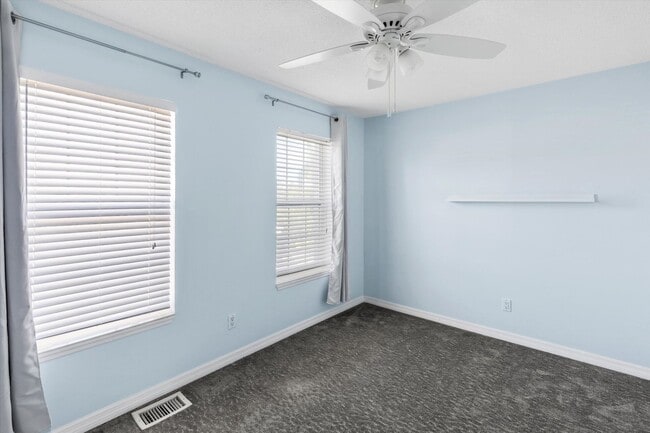 Building Photo - Charming 2-Bedroom home with Front and Rear Balconies