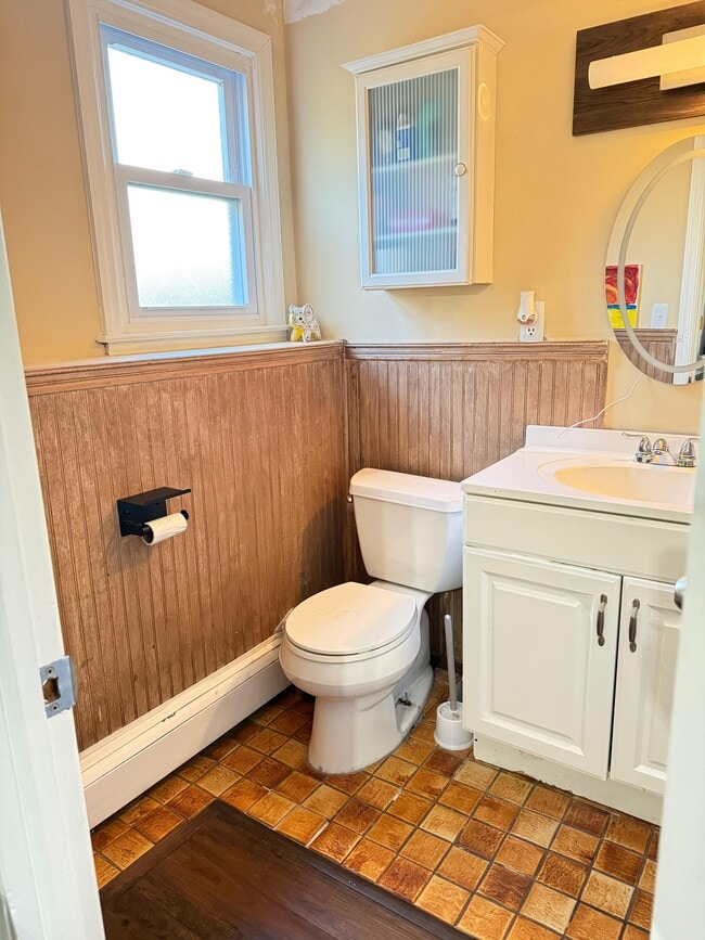 Building Photo - 41 Johnson St