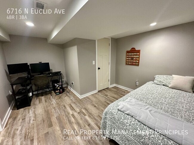 Building Photo - 6716 N Euclid Ave
