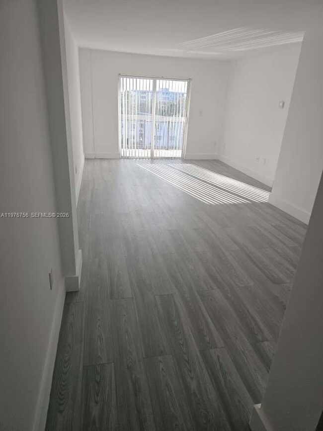 Building Photo - 8101 Crespi Blvd