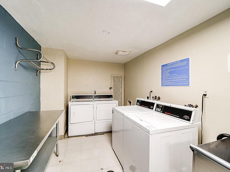 Laundry Room - 4600 Duke St