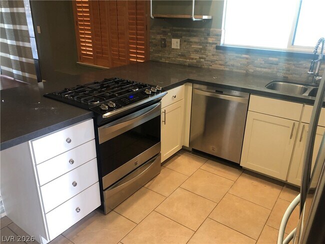 Building Photo - 7997 Flametree Ct