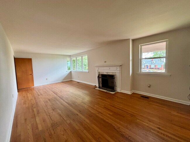 Building Photo - 1012 Georgia Ave