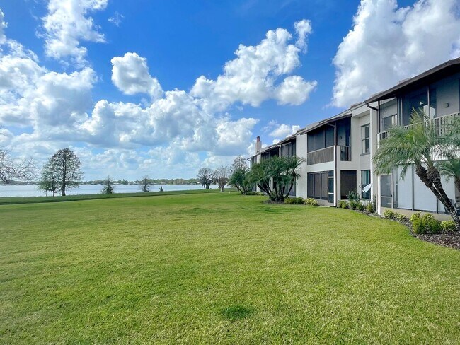 Building Photo - 2/2 Winterset FULLY FURNISHED Townhome!