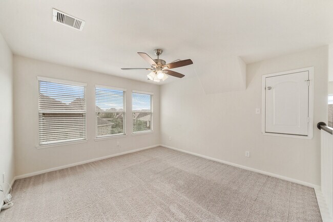 Building Photo - 10003 Open Slope Ct