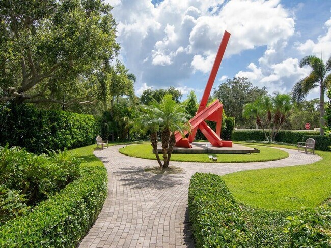 Building Photo - 826 Middleton Dr SW