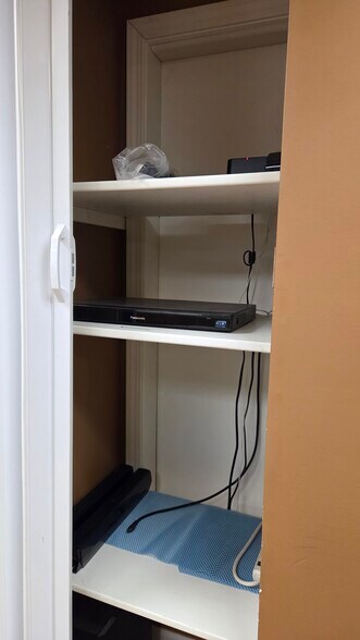 Building Photo - 653 Glasgow Ct