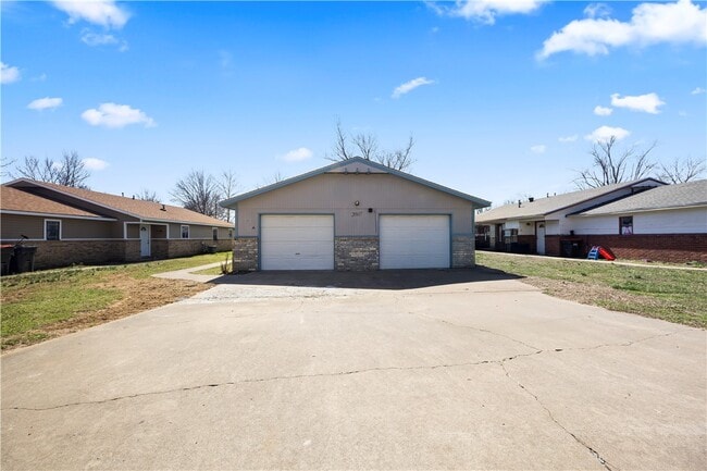 Building Photo - 2007 Sycamore Pl