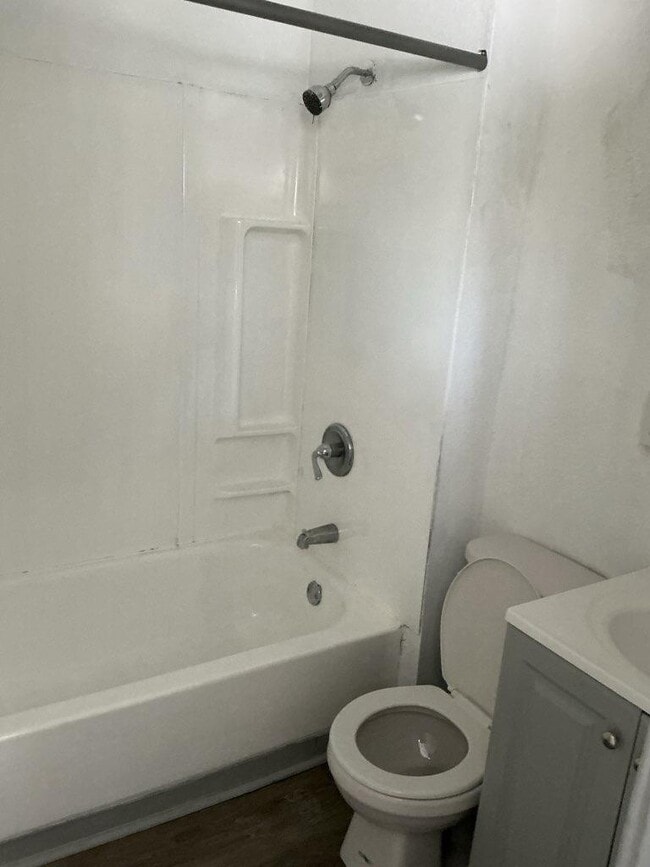 Building Photo - 9904 Manor Ave