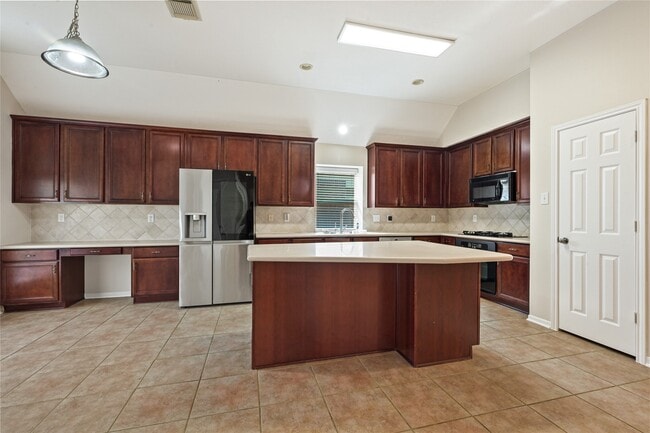 Building Photo - 17703 Riata Lk Dr