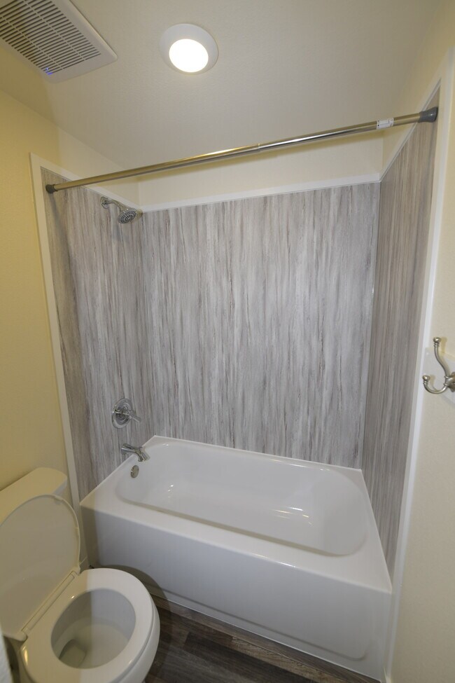 Building Photo - 4768 State St