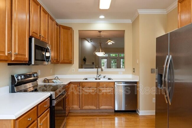 Building Photo - 2007 White Pond Ct