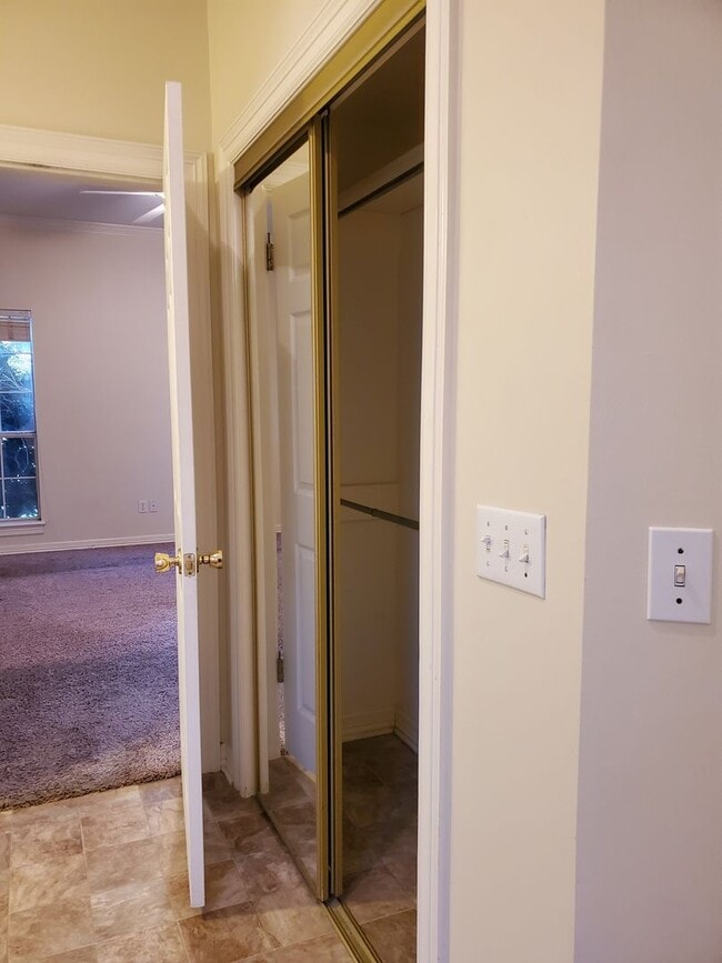 Building Photo - 3635 Green Acres Dr