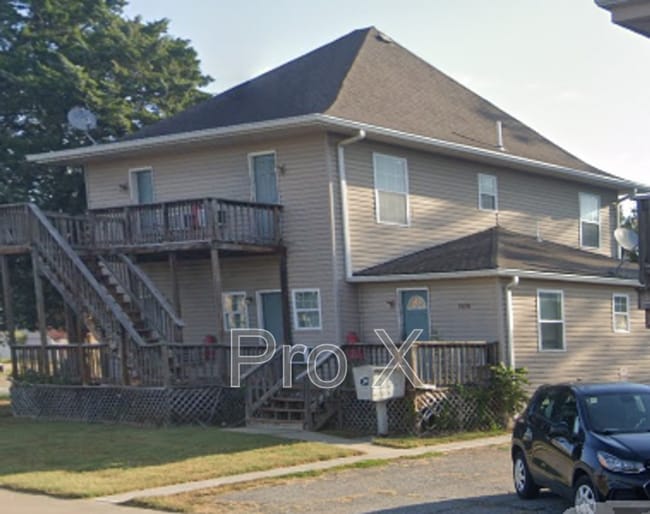 Primary Photo - 1409 S Broadway St